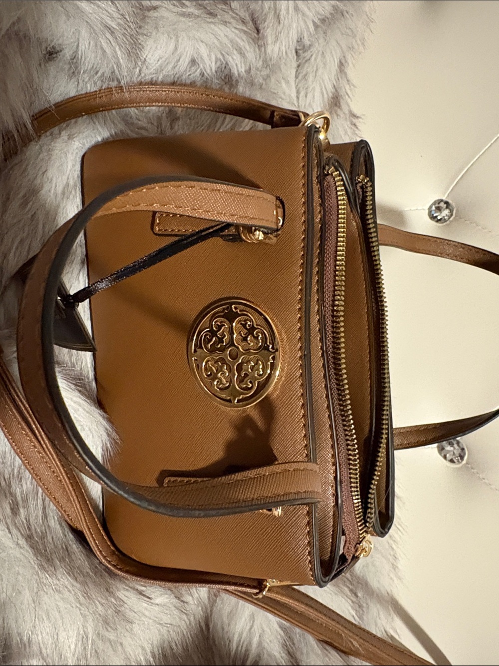 DE LUXITY Tan Mini Satchel with Gold Medallion - Picture 5 of 6